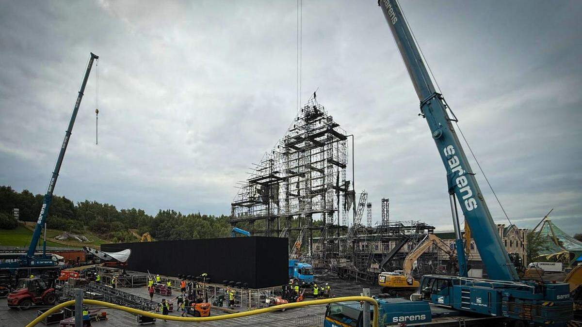 LIVE. Eerste beelden van opbouw nieuw podium - Tomorrowland geeft om 11
